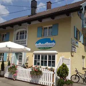  Hostel Dreimäderlhaus